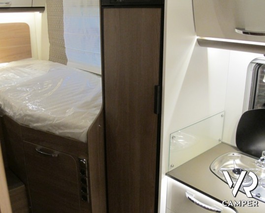 Burstner Lyseo TD Privilege 690 G: camper semintegrale nuovo con letti gemelli e garage, letto basculante elettrico anteriore, cucina ad angolo