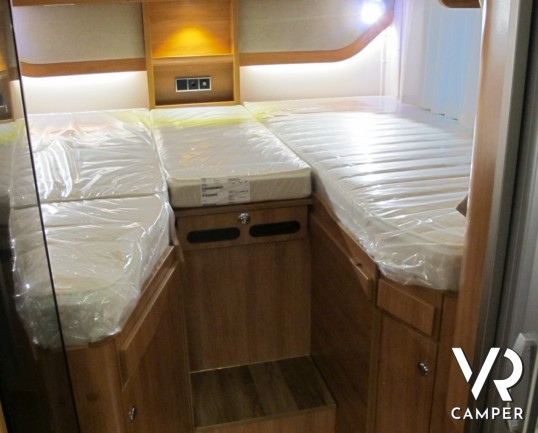 Hymer Exsis-I 474: camper motorhome hymer con letti gemelli, e frigorifero grande, ampio garage per scooter e 4 posti omologati.