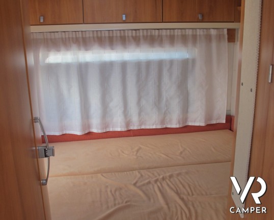 Hymer B 514 CL: motorhome hymer usato con letto basso matrimoniale posteriore e portamoto originale estraibile, molto ben accessoriato.