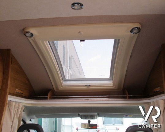 Rimor Sailer 599 TC: camper semintegrale usato compatto con garage posteriore alto, su meccanica Fiat Ducato.