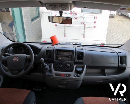 Rimor Sailer 599 TC: camper semintegrale usato compatto con garage posteriore alto, su meccanica Fiat Ducato.