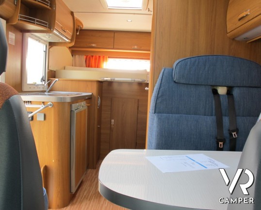 Rimor Sailer 599 TC: camper semintegrale usato compatto con garage posteriore alto, su meccanica Fiat Ducato.
