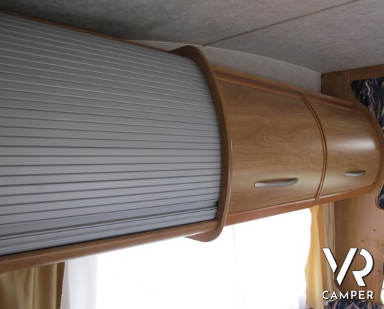 Rimor SuperBrig 728: camper mansardato usato su meccanica Mercedes con 156 cavalli, 7 posti letto, doppia dinette e letti a castello laterali