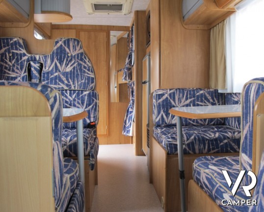 Rimor SuperBrig 728: camper mansardato usato su meccanica Mercedes con 156 cavalli, 7 posti letto, doppia dinette e letti a castello laterali