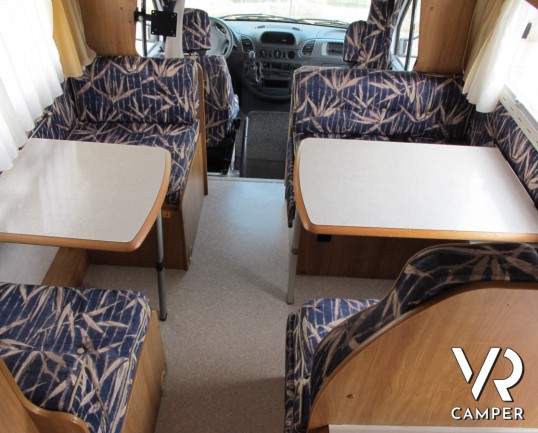 Rimor SuperBrig 728: camper mansardato usato su meccanica Mercedes con 156 cavalli, 7 posti letto, doppia dinette e letti a castello laterali