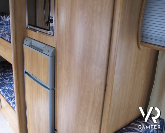 Rimor SuperBrig 728: camper mansardato usato su meccanica Mercedes con 156 cavalli, 7 posti letto, doppia dinette e letti a castello laterali