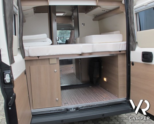 Malibù Van 600 Charming: camper furgonato usato 2 posti, lunghezza 6 metri con letto matrimoniale posteriore, in colorazione nero pastello