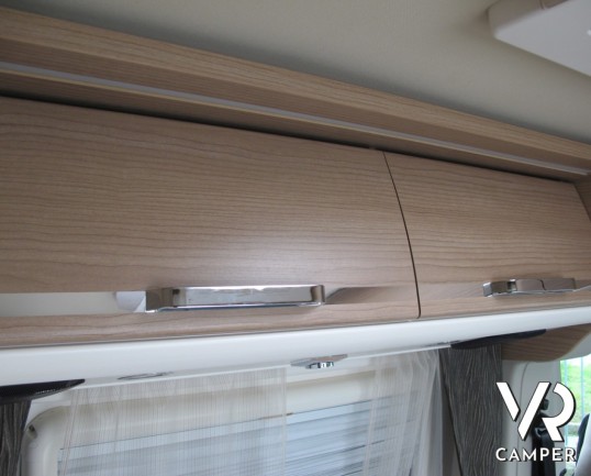 Malibù Van 600 Charming: camper furgonato usato 2 posti, lunghezza 6 metri con letto matrimoniale posteriore, in colorazione nero pastello