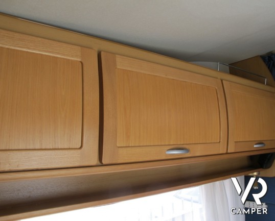 McLouis Gleen 430: camper mansardato usato a Torino con letti a castello laterali, perfetto per la famiglia di 6 persone