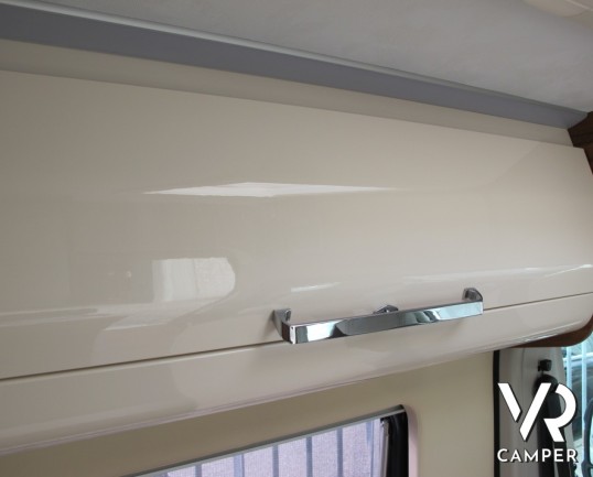 Roller Team Livingstone Maxi 2 Prestige: camper furgonato usato 2 posti, ottimo per la coppia e per viaggiare in modo snello e veloce.