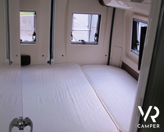 Roller Team Livingstone Maxi 2 Prestige: camper furgonato usato 2 posti, ottimo per la coppia e per viaggiare in modo snello e veloce.