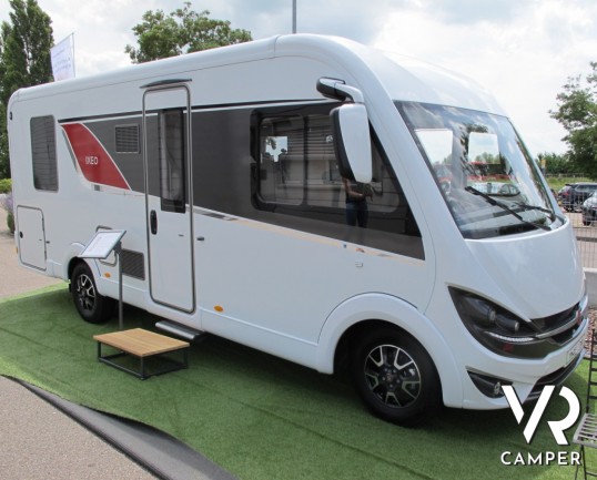 Burstner Ixeo I 700: camper motorhome con letto nautico e letto basculante, 4 posti omologati, cabina doccia indipendente, doppio pavimento e garage.