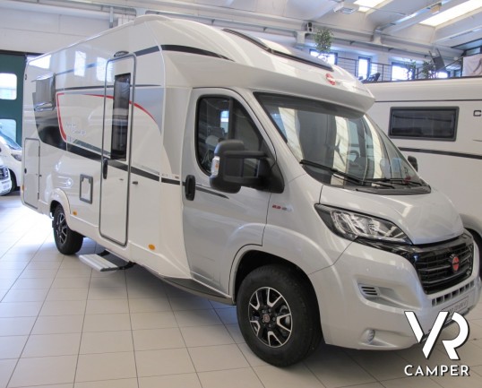 Burstner Lyseo TD Privilege 690 G: camper semintegrale nuovo con letti gemelli e garage, letto basculante elettrico anteriore, cucina ad angolo