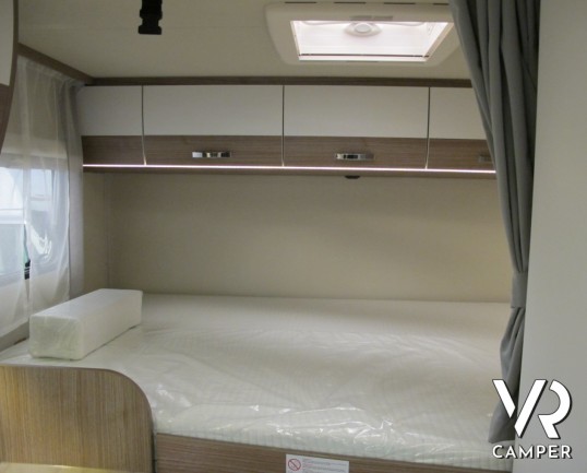 Carado T 132: camper semintegrale nuovo compatto con ampio garage per biciclette, letto matrimoniale posteriore e doccia separabile in bagno