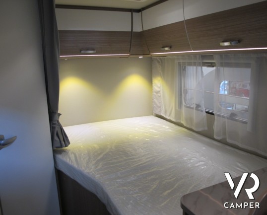 Carado T 135 - camper nuovo semintegrale compatto, con garage per biciclette, letto matrimoniale posteriore