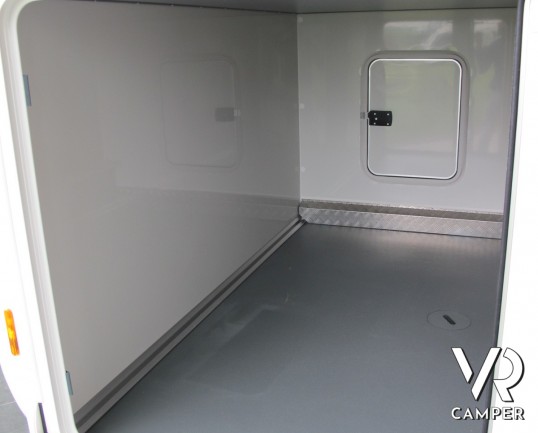 Carthago C-Tourer I 148: camper motorhome, telaio AL-KO, letti gemelli, 4 posti omologati, doppio pavimento, grandi armadi, garage.