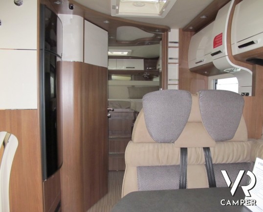 Carthago C-Tourer I 148: camper motorhome, telaio AL-KO, letti gemelli, 4 posti omologati, doppio pavimento, grandi armadi, garage.