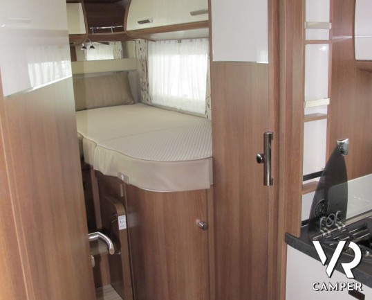 Carthago C-Tourer I 148: camper motorhome, telaio AL-KO, letti gemelli, 4 posti omologati, doppio pavimento, grandi armadi, garage.
