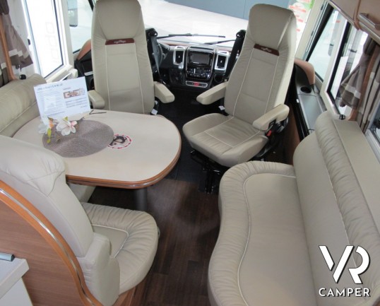 Carthago Chic C-Line I 5.9 XL LE: camper motorhome 4 posti omologati, telaio AL-KO, doppio pavimento, letti gemelli, bagno con doccia indipendente, ga