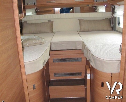 Carthago Chic C-Line I 5.9 XL LE: camper motorhome 4 posti omologati, telaio AL-KO, doppio pavimento, letti gemelli, bagno con doccia indipendente, ga
