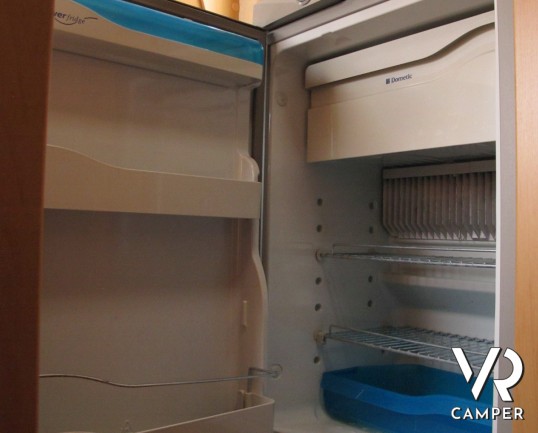 Euramobil 660 hb: camper mansardato usato a Torino con doppio pavimento, ottimo per il freddo in inverno in montagna