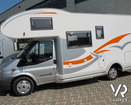 Euramobil 660 hb: camper mansardato usato a Torino con doppio pavimento, ottimo per il freddo in inverno in montagna