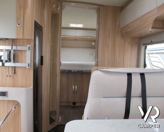 Hymer B 598 CL: camper motorhome nuovo Hymer con garage, 5 posti omologati.