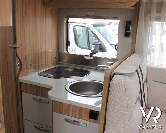 Hymer B 598 CL: camper motorhome nuovo Hymer con garage, 5 posti omologati.