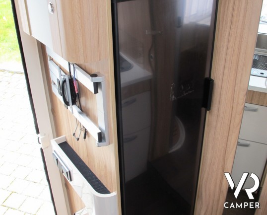 Hymer B 598 CL: camper motorhome nuovo Hymer con garage, 5 posti omologati.