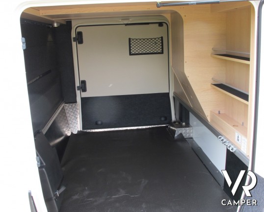 Hymer B 674 SL: camper motorhome nuovo Hymer con garage e doppio pavimento, patente C, telaio AL-KO, 5 posti omologati.