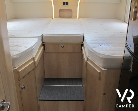 Hymer B 674 SL: camper motorhome nuovo Hymer con garage e doppio pavimento, patente C, telaio AL-KO, 5 posti omologati.