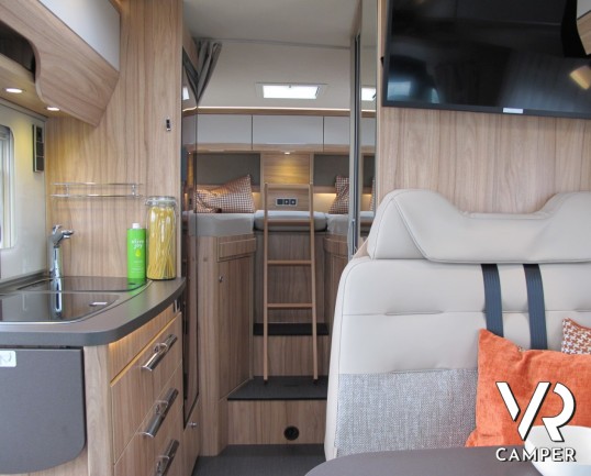 Hymer ML-T 570: camper nuovo Hymer semintegrale, 4 posti omologati, con garage
