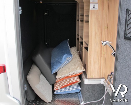 Hymer ML-T 570: camper nuovo Hymer semintegrale, 4 posti omologati, con garage