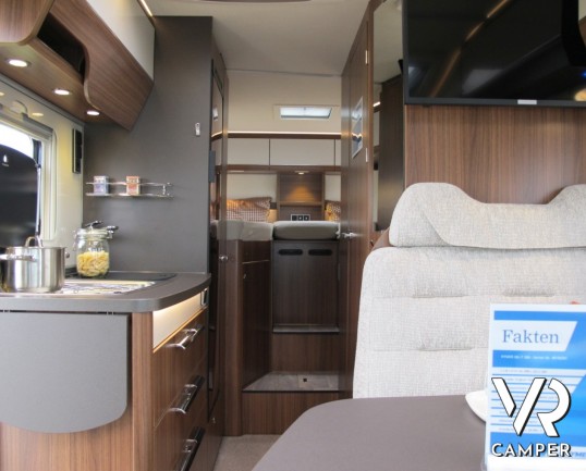 Hymer ML-T 570: camper nuovo Hymer semintegrale su base Mercedes, 4 posti omologati, con garage