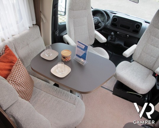 Hymer ML-T 570: camper nuovo Hymer semintegrale su base Mercedes, 4 posti omologati, con garage