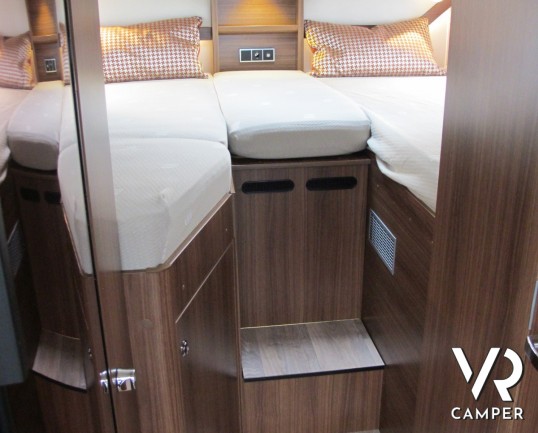 Hymer ML-T 570: camper nuovo Hymer semintegrale su base Mercedes, 4 posti omologati, con garage