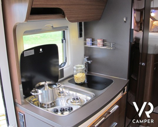 Hymer ML-T 570: camper nuovo Hymer semintegrale su base Mercedes, 4 posti omologati, con garage