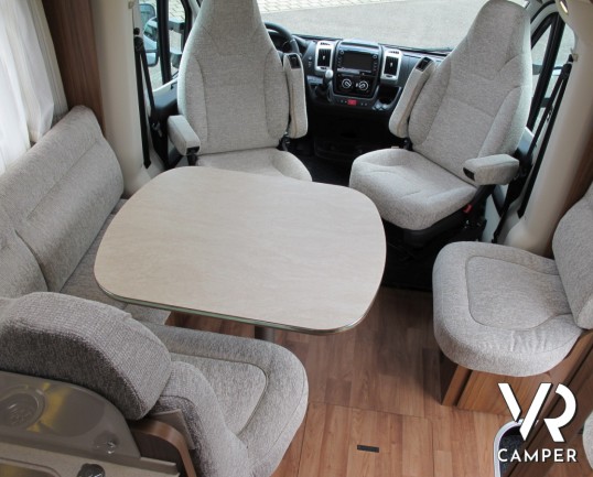 Hymer T 598 GL: camper Hymer semintegrale, omologato 4 posti, con comodo garage