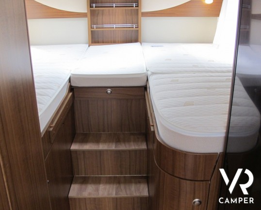 Hymer T 598 GL: camper Hymer semintegrale, omologato 4 posti, con comodo garage