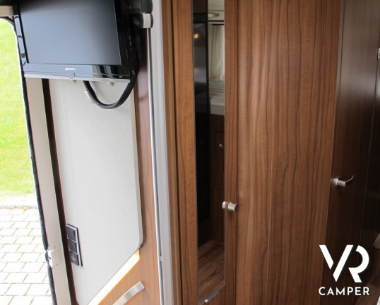 Hymer T 598 GL: camper Hymer semintegrale, omologato 4 posti, con comodo garage