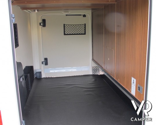 Hymer T 598 GL: camper Hymer semintegrale, omologato 4 posti, con comodo garage