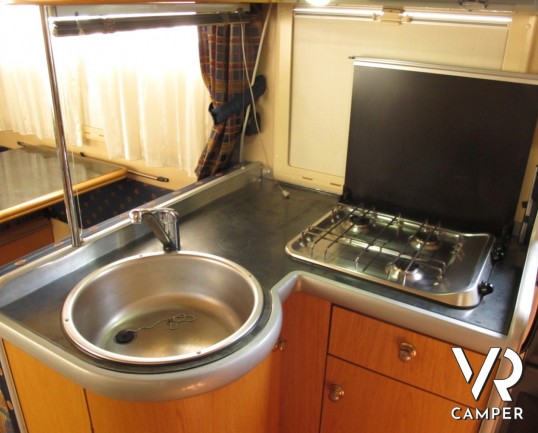 Laika Ecovip 2 I - camper usato mansardato 4 posti letto, concessionaria camper torino piemonte