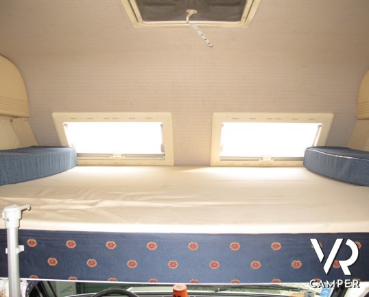 Laika Ecovip 2 I - camper usato mansardato 4 posti letto, concessionaria camper torino piemonte