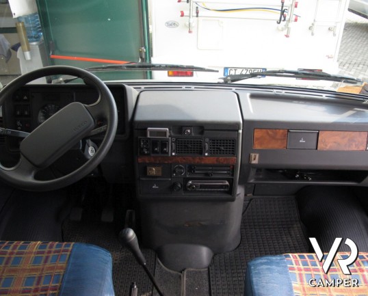 Laika Ecovip 2 I - camper usato mansardato 4 posti letto, concessionaria camper torino piemonte