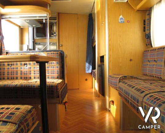 Laika Ecovip 2 I - camper usato mansardato 4 posti letto, concessionaria camper torino piemonte