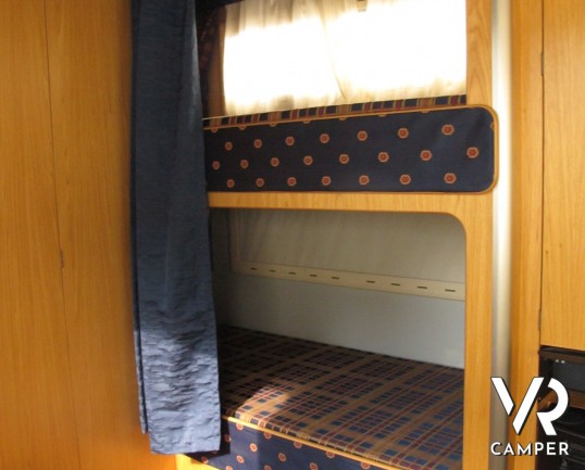 Laika Ecovip 2 I - camper usato mansardato 4 posti letto, concessionaria camper torino piemonte