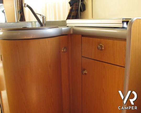 Laika Ecovip 2 I - camper usato mansardato 4 posti letto, concessionaria camper torino piemonte