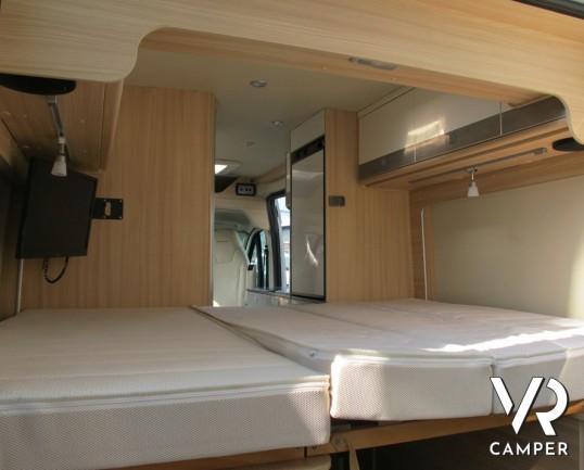 Burstner Citycar C 600: furgone usato con 3 armadi e ampi spazi nei pensili, con interni in pelle e un ottimo prezzo di vendita.