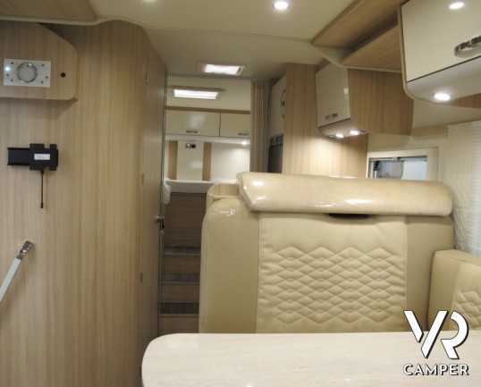 Burstner Ixeo Time 726 G Edition 30: semintegrale con letti gemelli