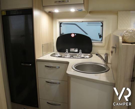 Burstner Ixeo Time 726 G Edition 30: semintegrale con letti gemelli